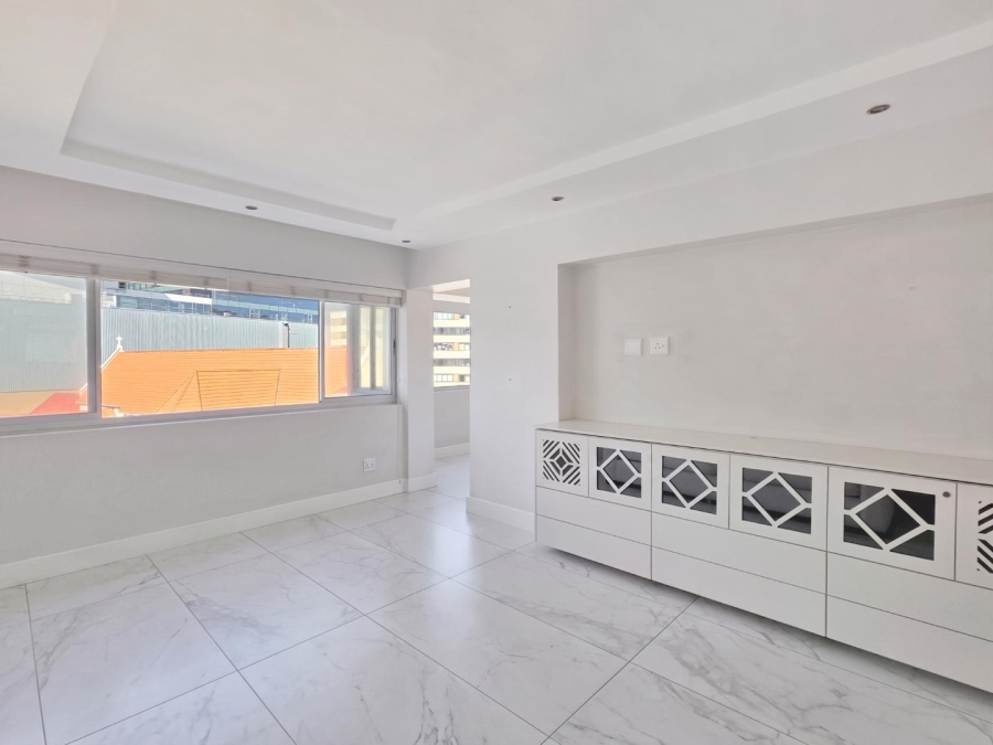 To Let 1 Bedroom Property for Rent in Sea Point Western Cape